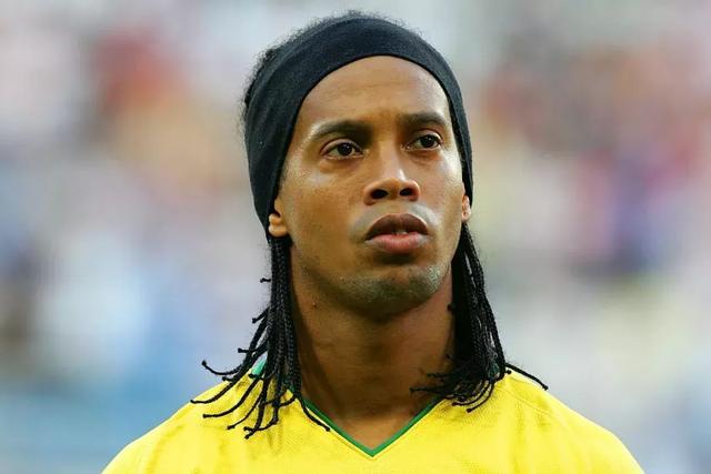 英联杯-B费卡塞米罗梅开二度 曼联5-2莱斯特城